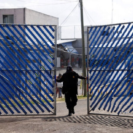 Capturan a 19 funcionarios de Puebla por caso de bebé hallado en basurero de cárcel