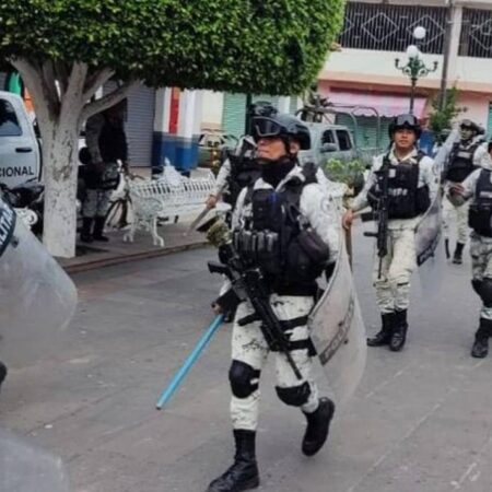 Militares resguardan alcaldía de Aguililla – El Sol de Puebla