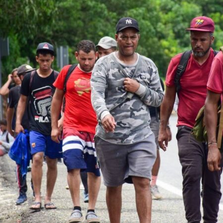 Encuentran a 19 migrantes hacinados en camioneta en Guadalupe, NL – El Sol de Puebla