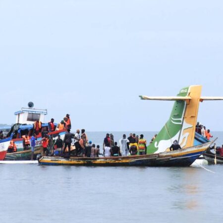 Avión de pasajeros se estrella en el lago Victoria en Tanzania – El Sol de Puebla