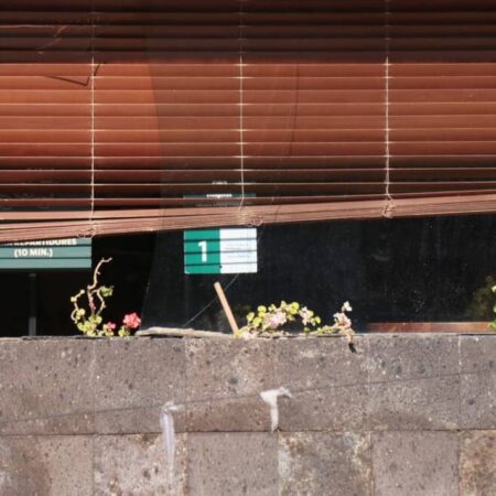 Destrozan cristales de Starbucks Huexotitla – El Sol de Puebla
