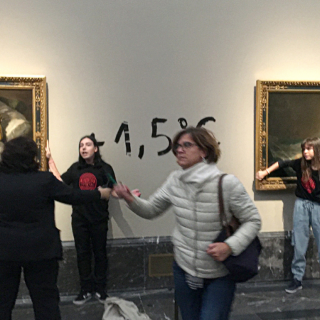 Dos activistas se pegan a los marcos de “Las majas” de Goya en Museo del Prado – El Sol de Puebla