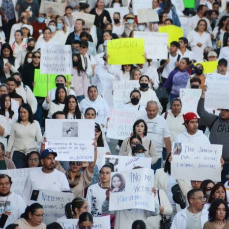 Familiares de víctimas por meningitis toman de nuevo las calles de Durango – El Sol de Puebla