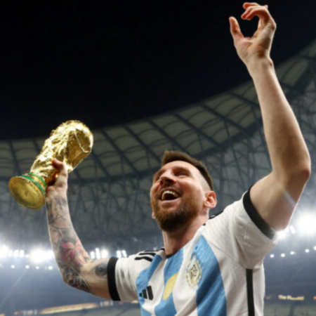 La foto de Messi con más likes en Instagram fue con una Copa del Mundo falsa – El Sol de Puebla