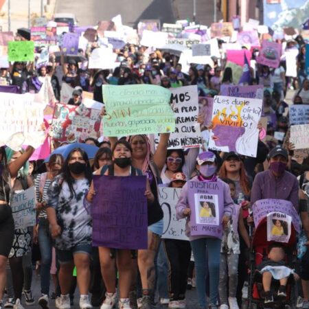 8M: Feministas radicales se manifiestan contra el feminicidio, la trata y la violencia – El Sol de Puebla