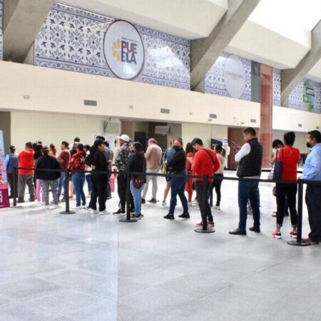 Largas filas para comprar boletos del Palenque de la Feria de Puebla – El Sol de Puebla