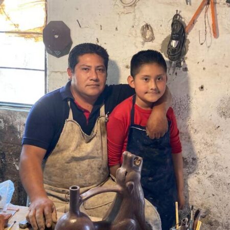 Padre e hijo fabrican instrumentos musicales prehispánicos – El Sol de Puebla