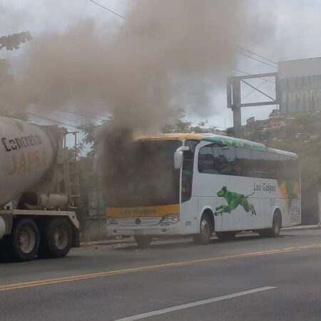 Autobús incendiado en carretera Acapulco-Zihuatanejo transportaba equipo infantil de futbol – El Sol de Puebla