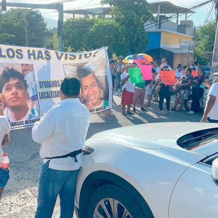 Familiares de los seis desaparecidos en Guerrero bloquean carretera federal – El Sol de Puebla