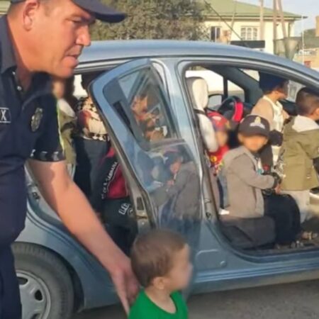 Profesora es detenida por transportar a 25 alumnos en su pequeño vehículo [Video] – El Sol de Puebla
