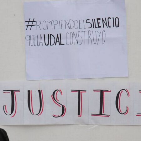 Alumnos UDAL alzan la voz; visten de negro y exigen justicia – El Sol de Puebla
