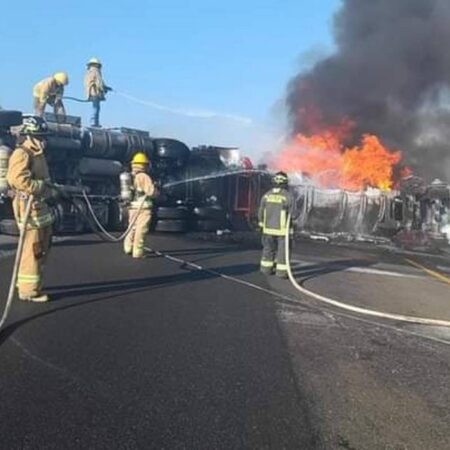 Cierre en la autopista Puebla- Orizaba por incendio de dos tracto camiones – El Sol de Puebla