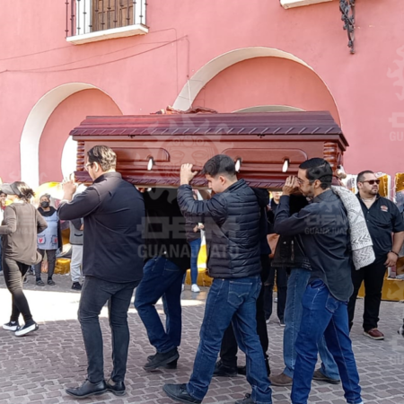 Realizan misas de cuerpo presente de los 11 jóvenes asesinados en Salvatierra [Video] – El Sol de Puebla