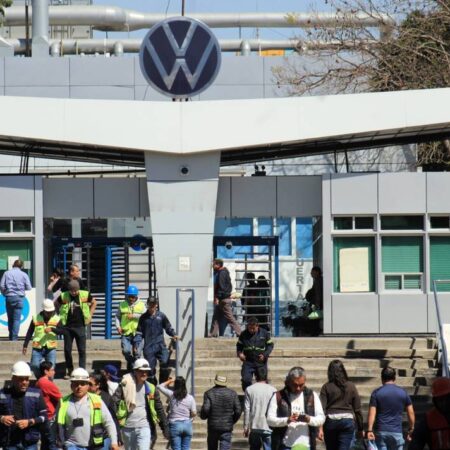 Trabajadores de Volkswagen, preocupados por desfalco del sindicato por prestaciones – El Sol de Puebla